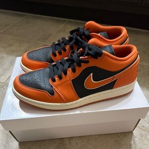 Nike women’s air Jordan 1 low se